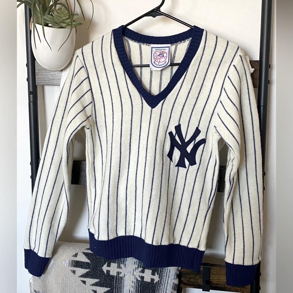 True vintage retro style NY New York Yankees Sweater
